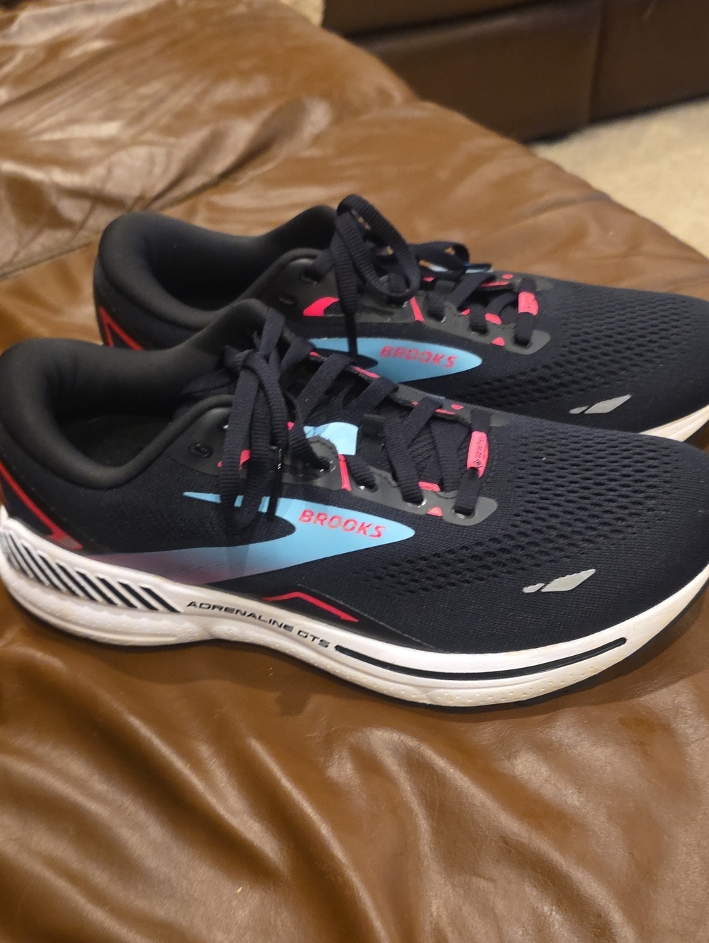 Brooks Women's Adrenaline GTS 23 GTX Running Shoes Sz 11